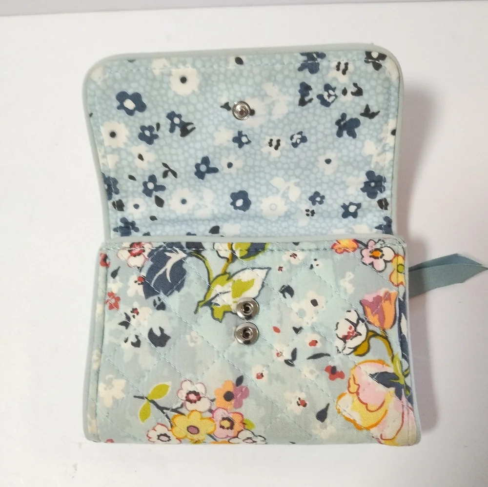 Vera Bradley wallet Light Blue Floral - Picture 7 of 9